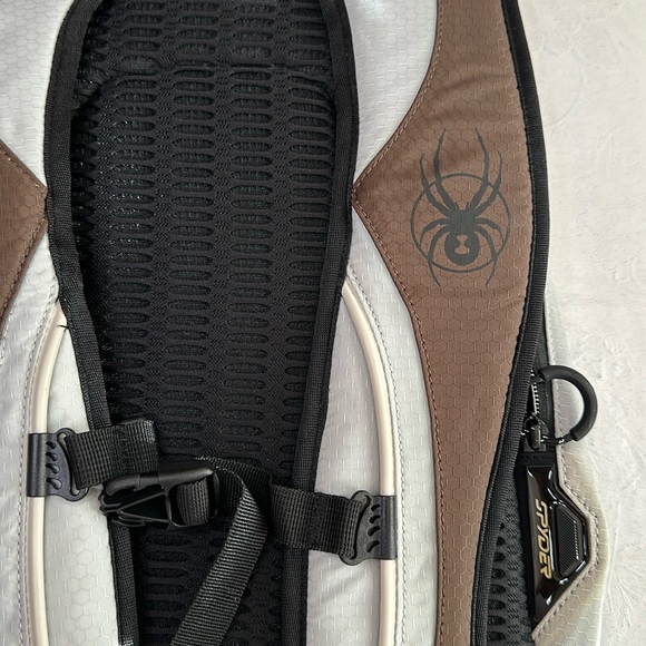 Spyder SILVERTON BACKPACK -Ash/Bison - Picture 15 of 15